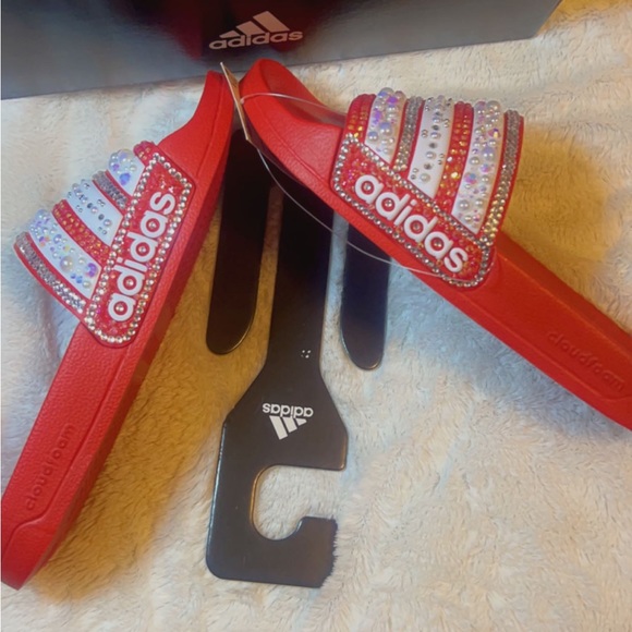 ♥️💎♥️Custom Adidas slides (Red)♥️💎♥️    💎♥️💎Womens size 7 (mens 6)💎♥️💎 - Picture 5 of 7